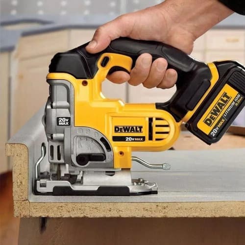 Serra Tico Tico À Bateria Dewalt Modelo Dcs331 Cortes Em Madeira 20v 2
